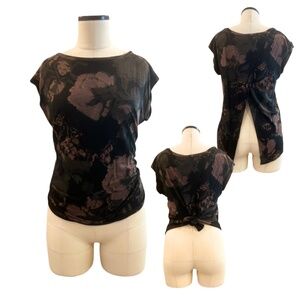 ARITZIA Wilfred Black Floral T-Shirt Size Small NWOT